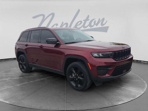 Velvet Red Pearlcoat 2023 Jeep Grand Cherokee Altitude