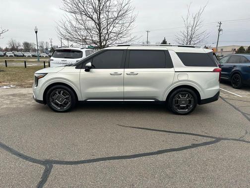 2026 Kia Carnival SX