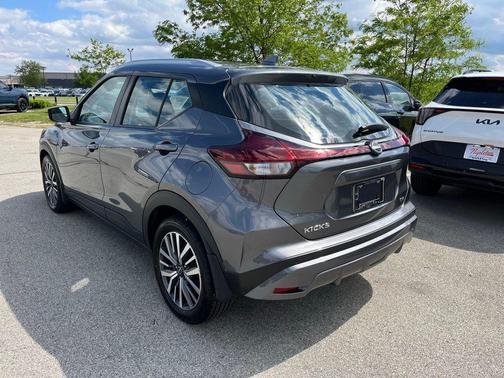 Gun Metallic 2022 Nissan Kicks SV