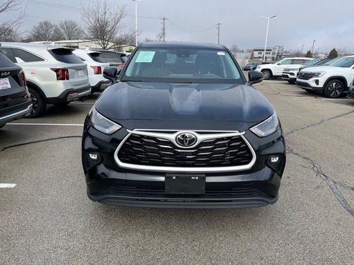 2024 Toyota Highlander LE I4