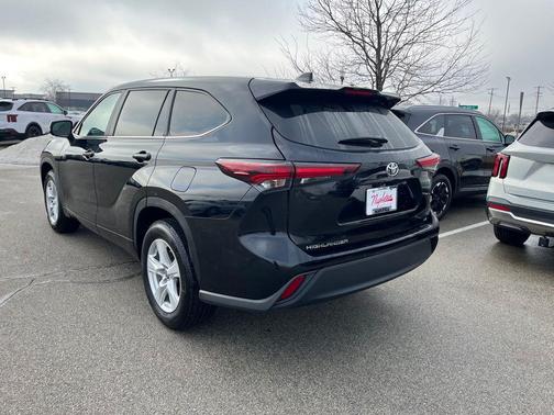 2024 Toyota Highlander LE I4