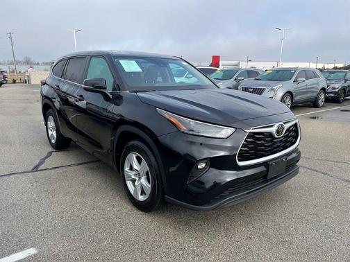 2024 Toyota Highlander LE I4