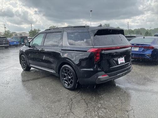 2025 Kia Carnival SX