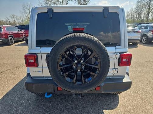 Silver Zynith Clearcoat 2023 Jeep Wrangler 4xe Sahara
