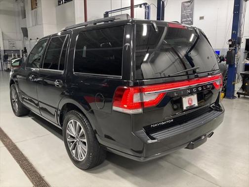 2015 Lincoln Navigator Base
