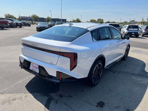 2025 Kia K4 GT-Line