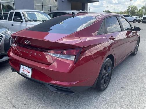 2022 Hyundai ELANTRA SEL