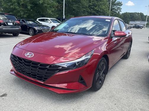 2022 Hyundai ELANTRA SEL