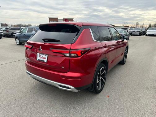 2024 Mitsubishi Outlander SE