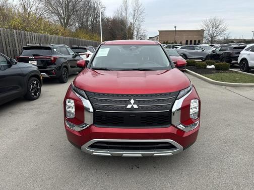 2024 Mitsubishi Outlander SE