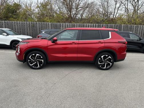 2024 Mitsubishi Outlander SE
