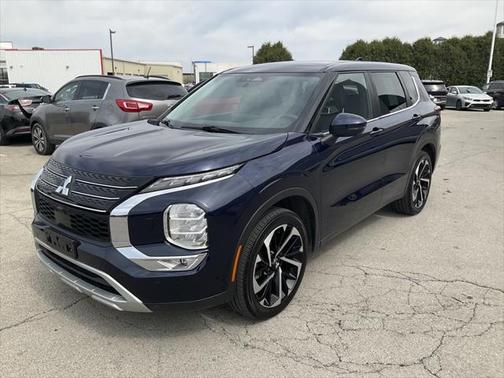 2023 Mitsubishi Outlander SE