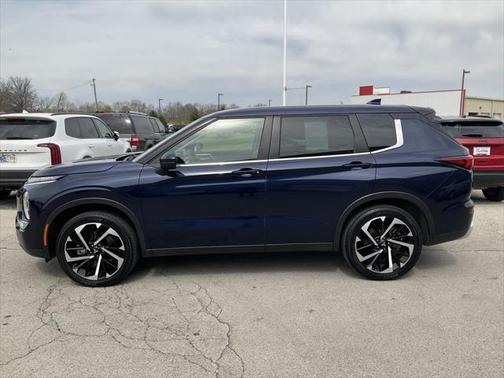 2023 Mitsubishi Outlander SE