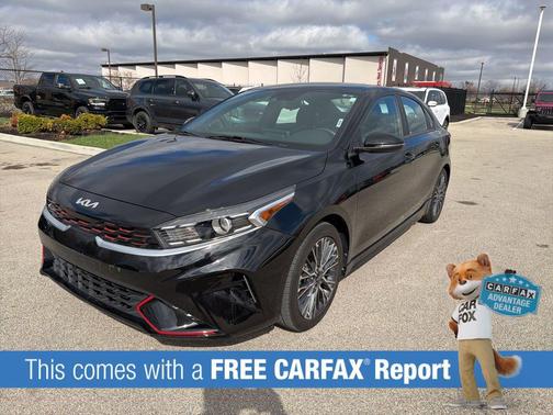 Aurora Black Pearl 2023 Kia Forte GT-Line