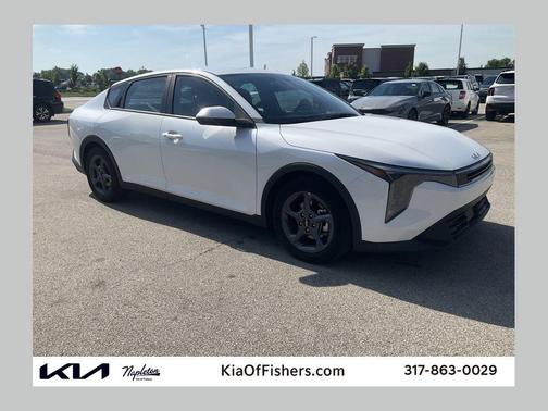 Snow White Pearl 2025 Kia K4 LXS