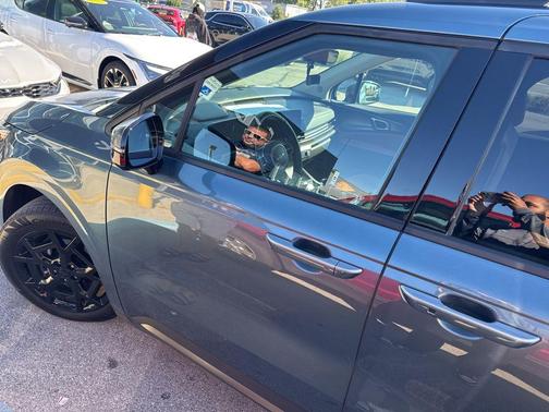 2025 Kia Carnival Hybrid SX