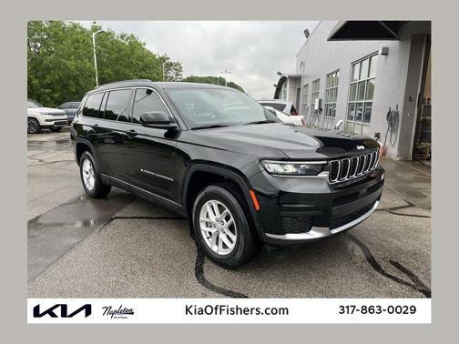 Diamond Black Crystal Pearlcoat 2024 Jeep Grand Cherokee L Laredo