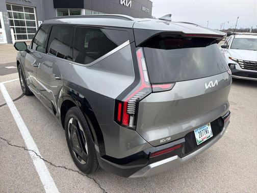 2024 Kia EV9 Land