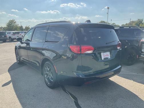 2018 Chrysler Pacifica Touring-L Plus