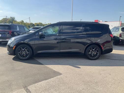 2018 Chrysler Pacifica Touring-L Plus