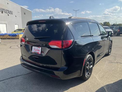 2018 Chrysler Pacifica Touring-L Plus