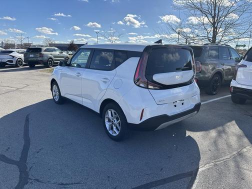 2024 Kia Soul LX