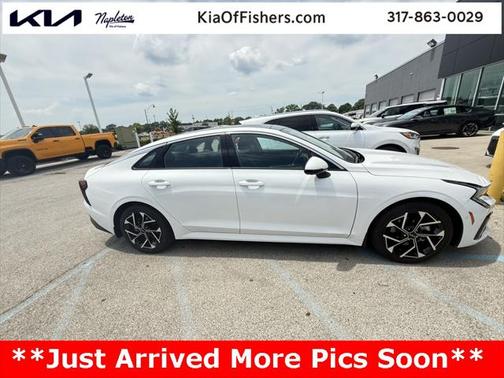 2025 Kia K5 EX