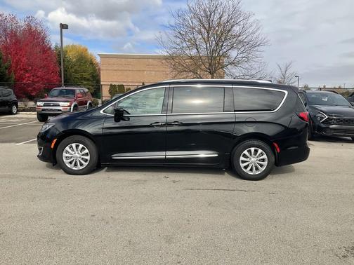 2018 Chrysler Pacifica Touring-L