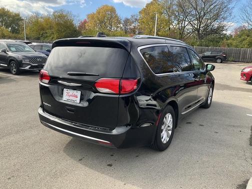 2018 Chrysler Pacifica Touring-L