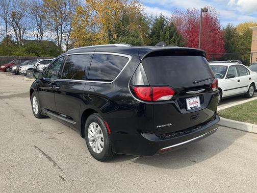 2018 Chrysler Pacifica Touring-L