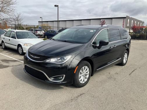 2018 Chrysler Pacifica Touring-L