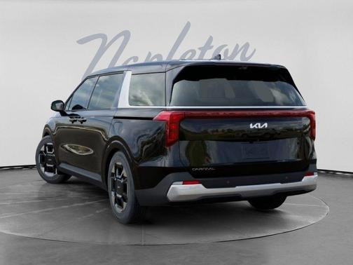 Aurora Black Pearl 2026 Kia Carnival EX