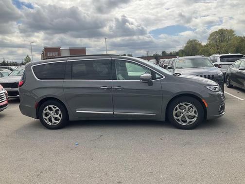 2022 Chrysler Pacifica Limited