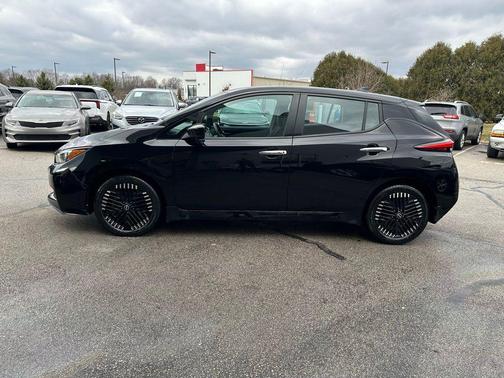 2023 Nissan Leaf SV Plus