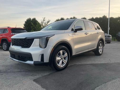 Ivory Silver 2026 Kia Sorento LX
