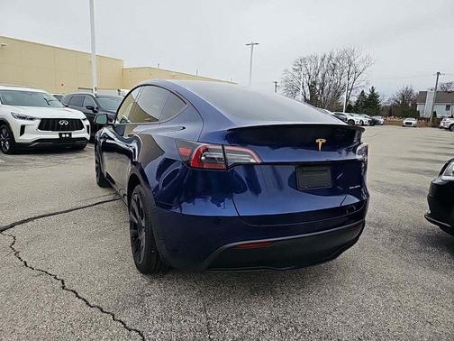 2023 Tesla Model Y Long Range