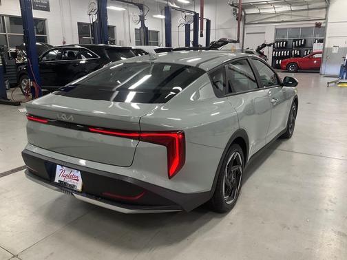 2025 Kia K4 EX