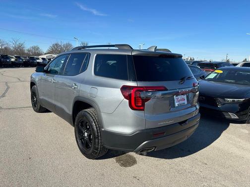 2023 GMC Acadia AT4