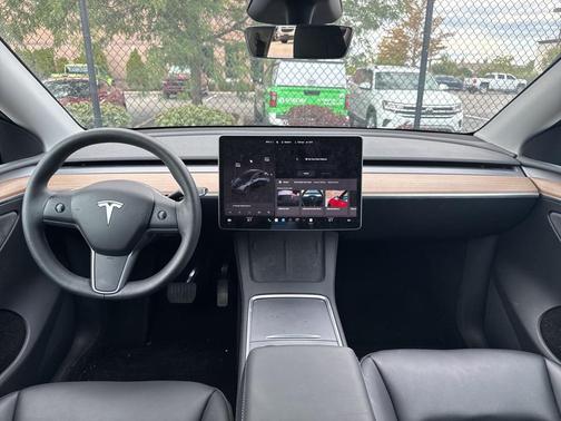 2025 Tesla Model Y Long Range