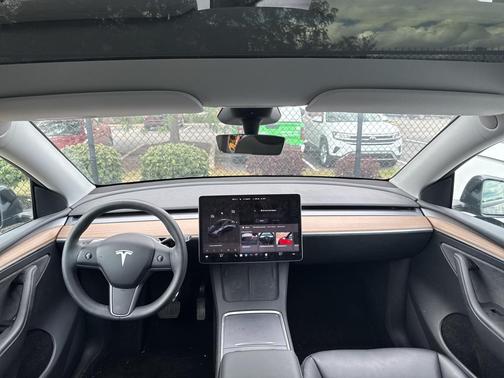 2025 Tesla Model Y Long Range