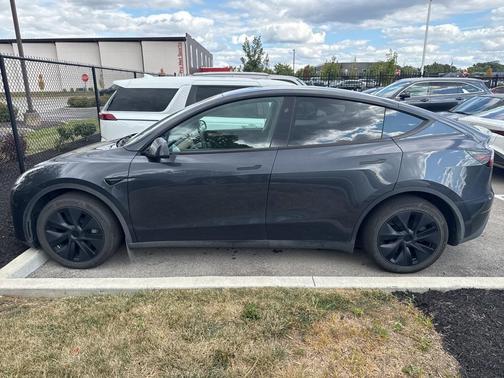 2025 Tesla Model Y Long Range