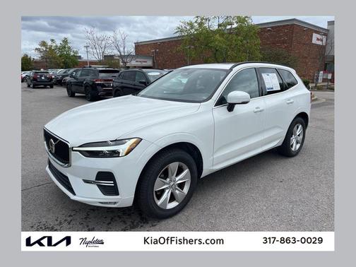 2022 Volvo XC60 B5 Momentum