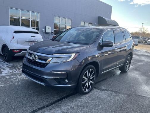 2022 Honda Pilot Touring 8-Passenger