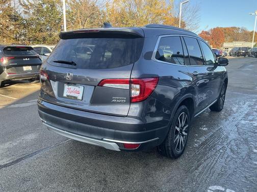 2022 Honda Pilot Touring 8-Passenger