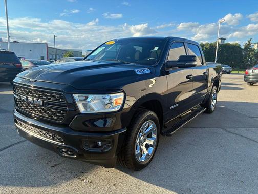 Diamond Black Crystal Pearlcoat 2024 RAM 1500 Big Horn/Lone Star