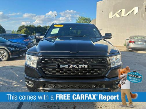 Diamond Black Crystal Pearlcoat 2024 RAM 1500 Big Horn/Lone Star