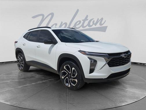 Summit White 2025 Chevrolet Trax 2RS