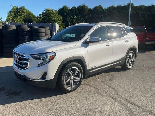 White Frost Tricoat 2021 GMC Terrain SLT