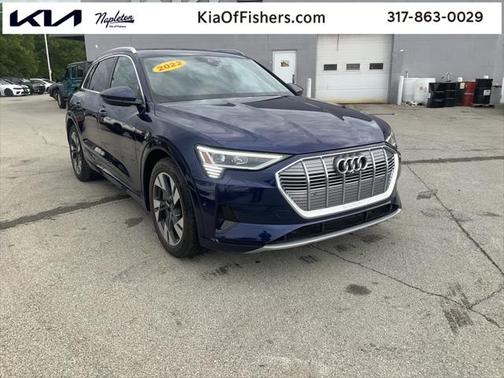 2022 Audi e-tron Premium Plus