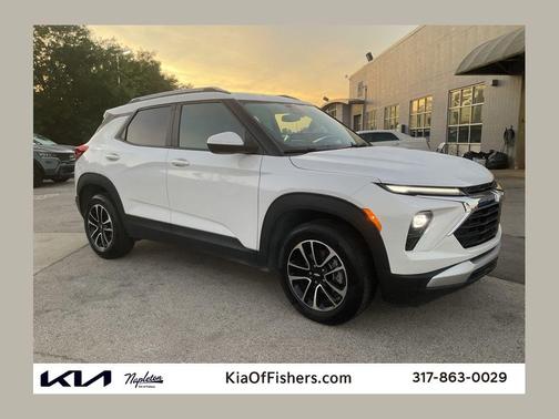 Summit White 2025 Chevrolet Trailblazer LT